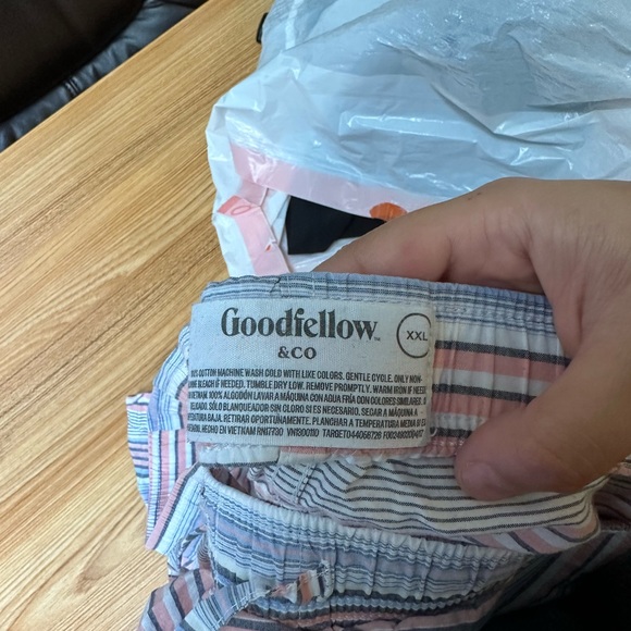 Shorts - Picture 2 of 2